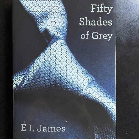 FIFTY SHADES in 4 BOOKS Brand New!! (Private Readings not Included!!) Great Gift - Picture 5 of 8